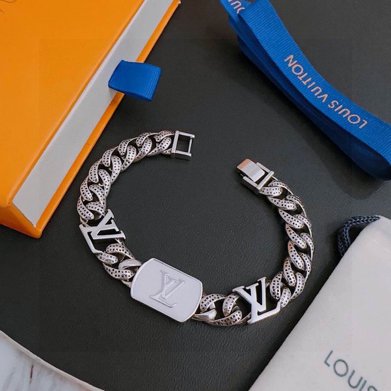 LV Bracelet 11yxx15
